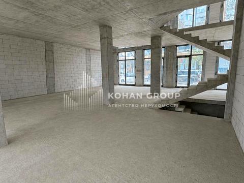 комерційна за адресою Грушевського вул., 32