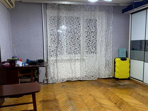 квартира за адресою Верховинна вул., 18