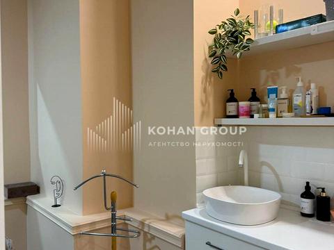 комерційна за адресою Степана Бандери вул., 2/1а