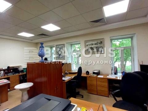 коммерческая по адресу Константиновская ул., 32б