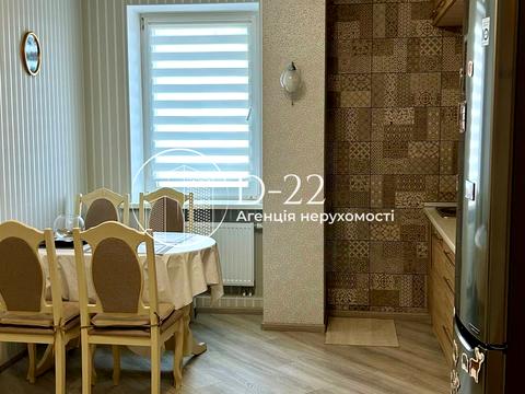 квартира за адресою Павла Чубинського вул., 7-А