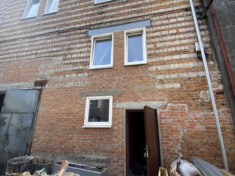 комерційна за адресою Донецька вул., 1