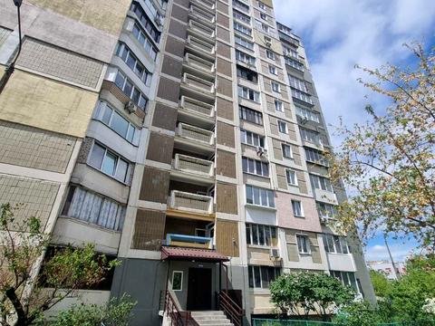 квартира за адресою Анни Ахматової вул., 6