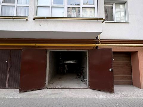 паркомісце за адресою Національної Гвардії вул., 14