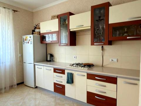 будинок за адресою Дорошенка вул.