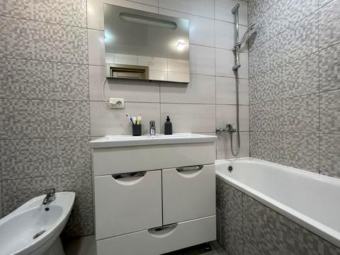 квартира за адресою Сергія Корольова вул., 10-А