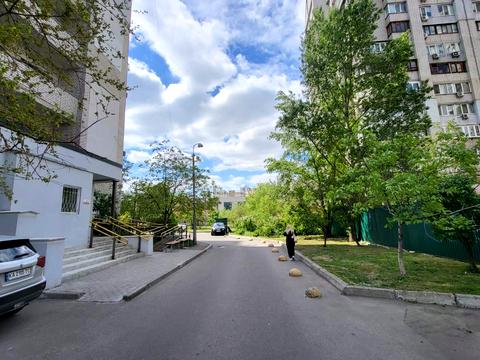 квартира по адресу Драгоманова ул., 31-В