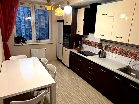 квартира за адресою Київ, Анни Ахматової вул., 30