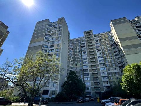 квартира по адресу Ревуцкого ул., 44