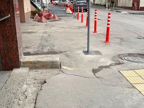 комерційна за адресою Соборна вул., 65а