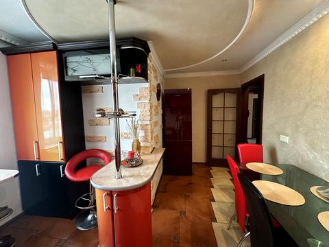 квартира за адресою Тролейбусна вул., 15
