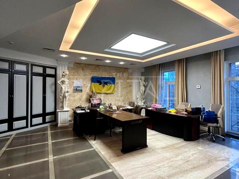 коммерческая по адресу Олеговская ул., 43