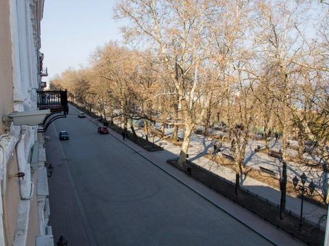 комерційна за адресою Приморський бульв., 14
