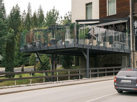 комерційна за адресою урочище Вишні вул., 8