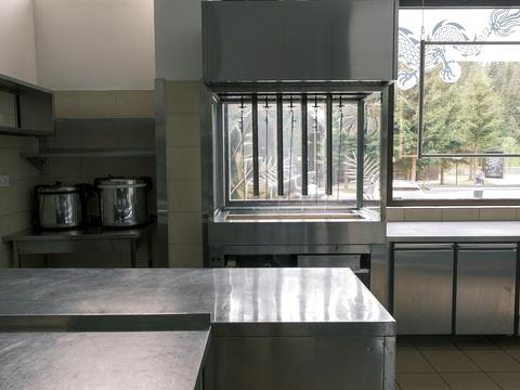 комерційна за адресою урочище Вишні вул., 8