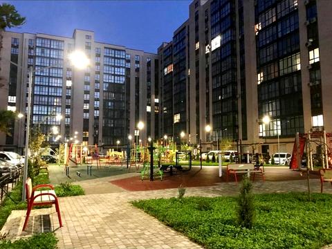 паркомісце за адресою Набережна Перемоги вул., 42