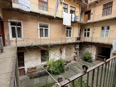 квартира за адресою Театральна вул., 7