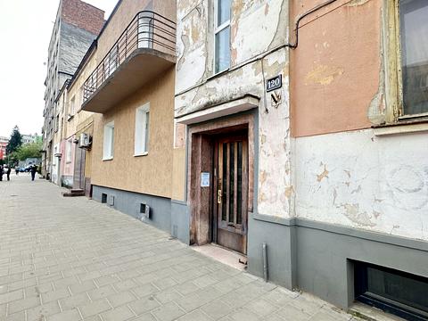 комерційна за адресою Костя Левицького вул. (), 120