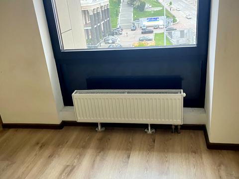 комерційна за адресою Михайлівська вул., 2