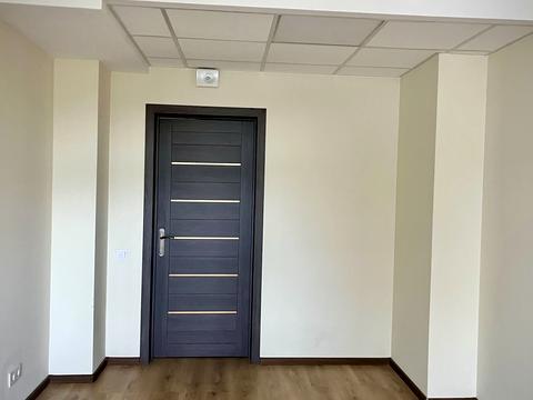 комерційна за адресою Михайлівська вул., 2