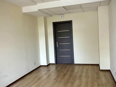 комерційна за адресою Михайлівська вул., 2