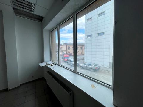 коммерческая по адресу Майдан Озерний ул. (Боброва), 3