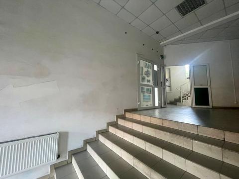 коммерческая по адресу Майдан Озерний ул. (Боброва), 3