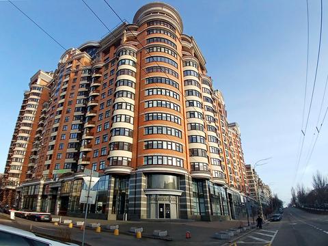 комерційна за адресою Лесі Українки бульв., 7-Б