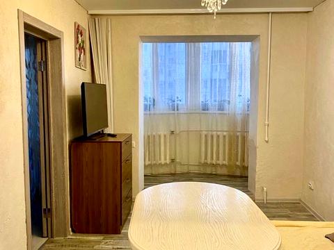 квартира за адресою Князя Володимира Великого просп., 90
