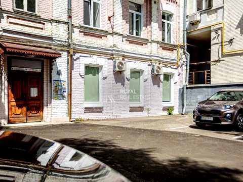 комерційна за адресою Богдана Хмельницького вул., 23-Б