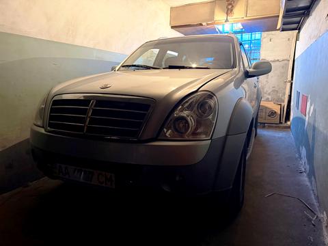 паркомісце за адресою Пантелеймона Куліша вул. (Челябінська), 2