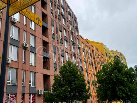 комерційна за адресою Юрія Липи вул., 6