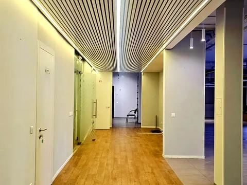 комерційна за адресою Спаська вул., 5