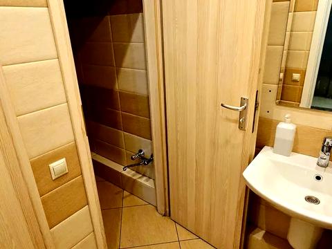 комерційна за адресою Спаська вул., 5
