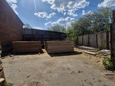 комерційна за адресою Довженка вул., 6