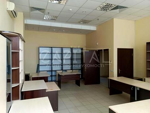 комерційна за адресою Харківське шосе, 21