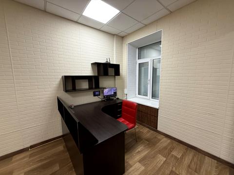 комерційна за адресою Михайла Грушевського вул., 28/2