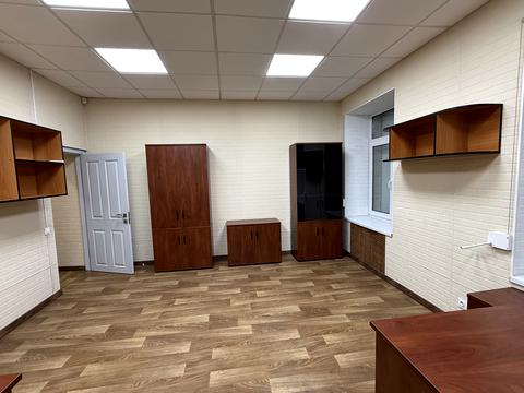 комерційна за адресою Михайла Грушевського вул., 28/2