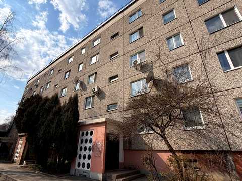 квартира за адресою Тролейбусна вул., 8