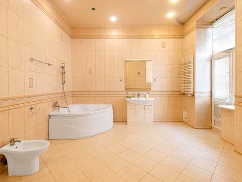 квартира за адресою Івана Карпинця вул. (), 5