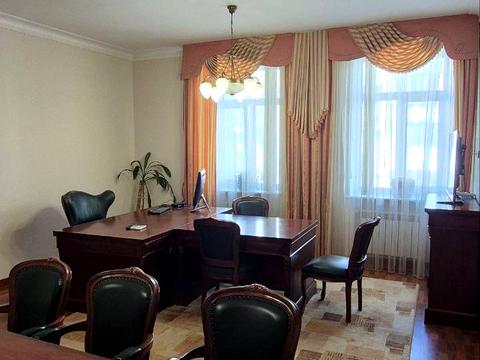 комерційна за адресою Академіка Богомольця вул., 7/14