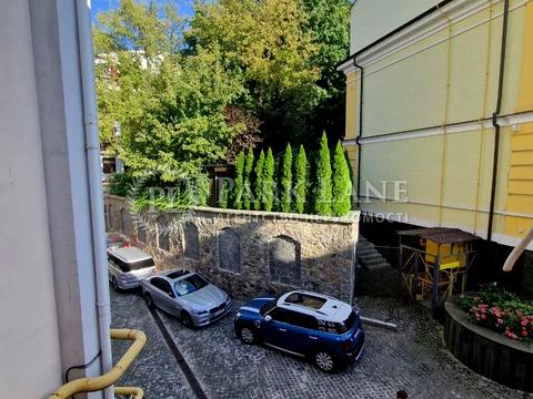 комерційна за адресою Гончарна вул., 3