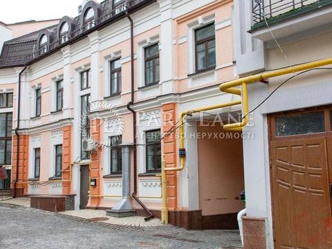 комерційна за адресою Гончарна вул., 3