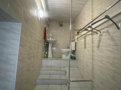 комерційна за адресою Корятовича пл., 11