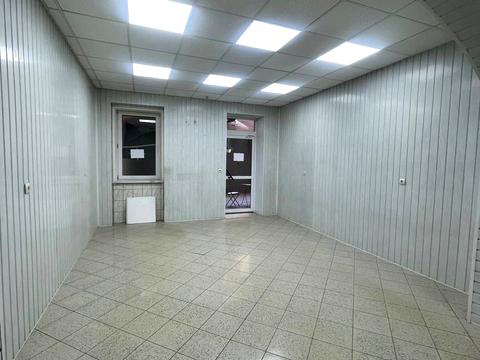 комерційна за адресою Корятовича пл., 11