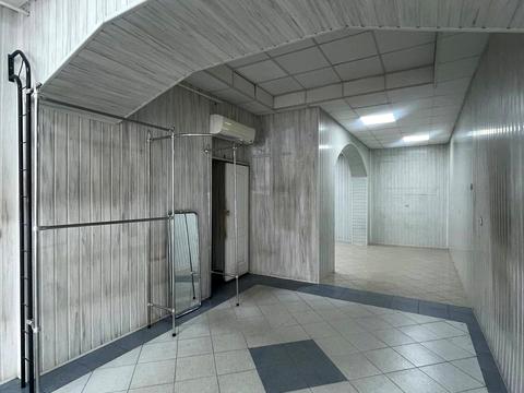 комерційна за адресою Корятовича пл., 11