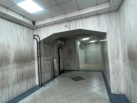комерційна за адресою Корятовича пл., 11