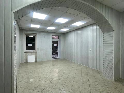 комерційна за адресою Корятовича пл., 11