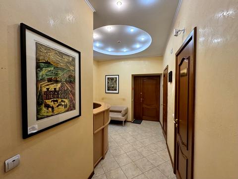 комерційна за адресою Банкова вул., 3