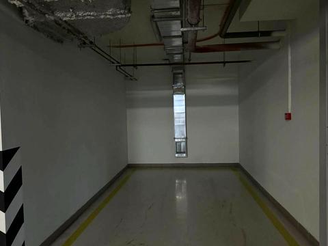 паркоместо по адресу Андрея Верхогляда ул. (Михайла Драгомирова), 11-Б